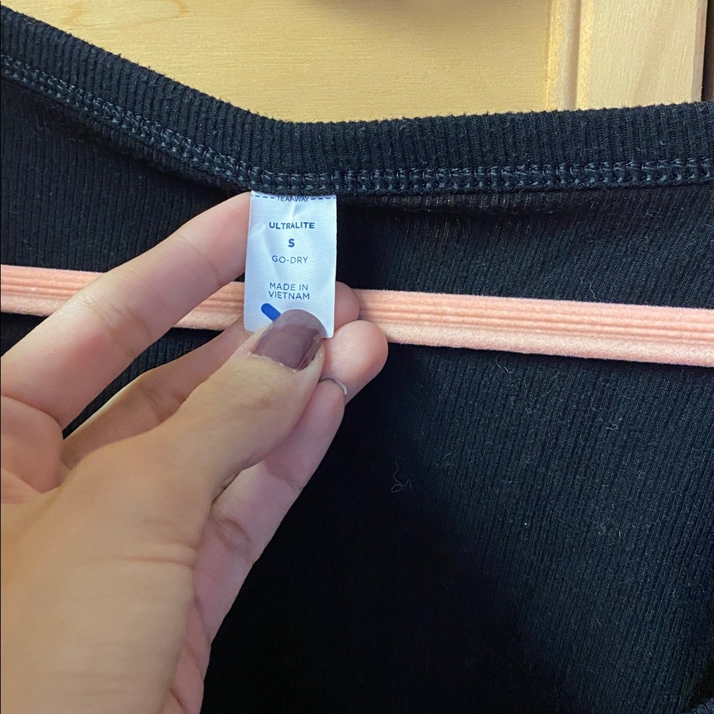 Bundle 3 Old Navy Ultralite Go-Dry Ribbed Long Sleeve Scoop Neck Tops - Picture 4 of 4